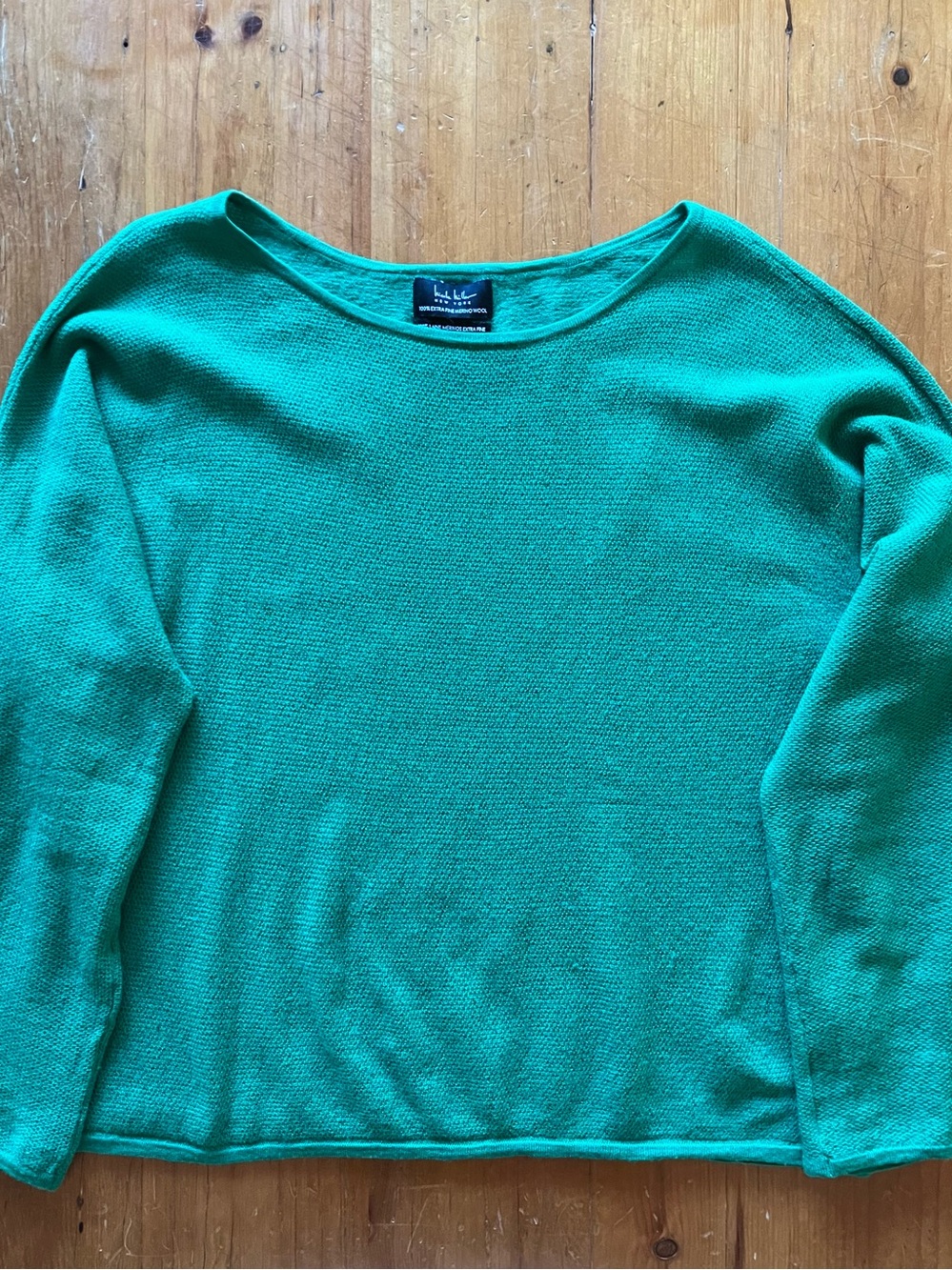 Nicole Miller 100% Extra Fine Merino Wool Emerald Green Dolmen Sleeve Sweater